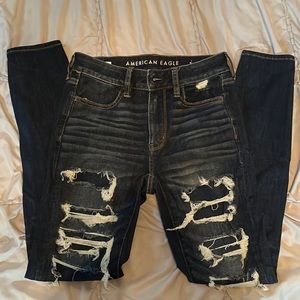 Women’s distressed American Eagle jeans size 27
